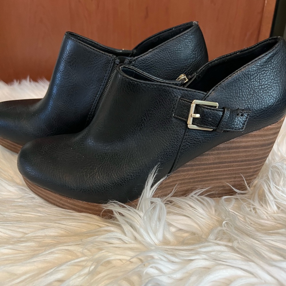 Dr. Scholl's‎ Honor Wedge Bootie